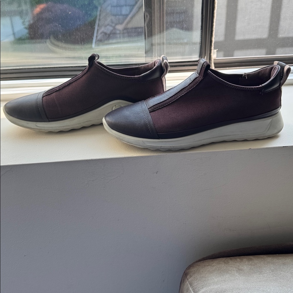 Ecco Women's Burgundy Slip-On Sneakers